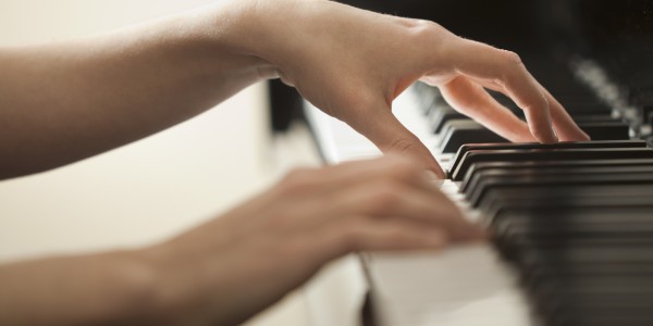 Learn piano online