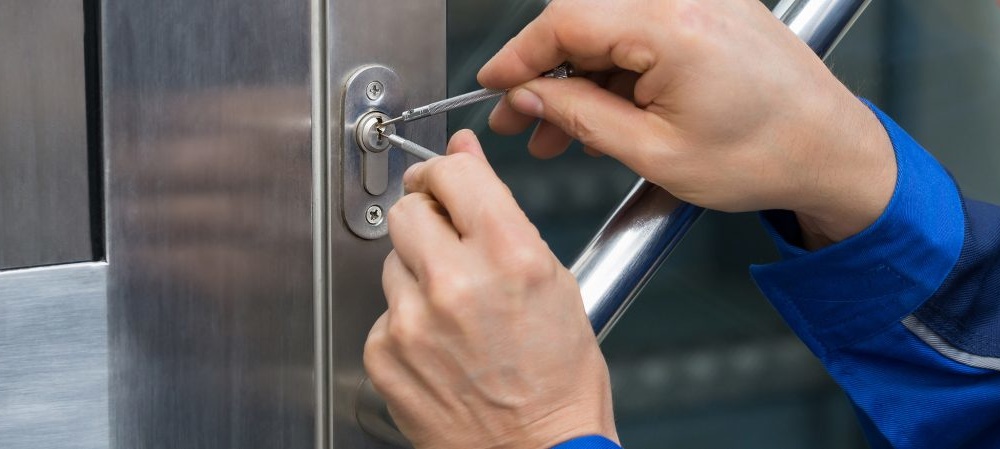 Major reason is to unlock the locked out doors. Either it is for residential or commercial purpose, locksmith becomes the primary need